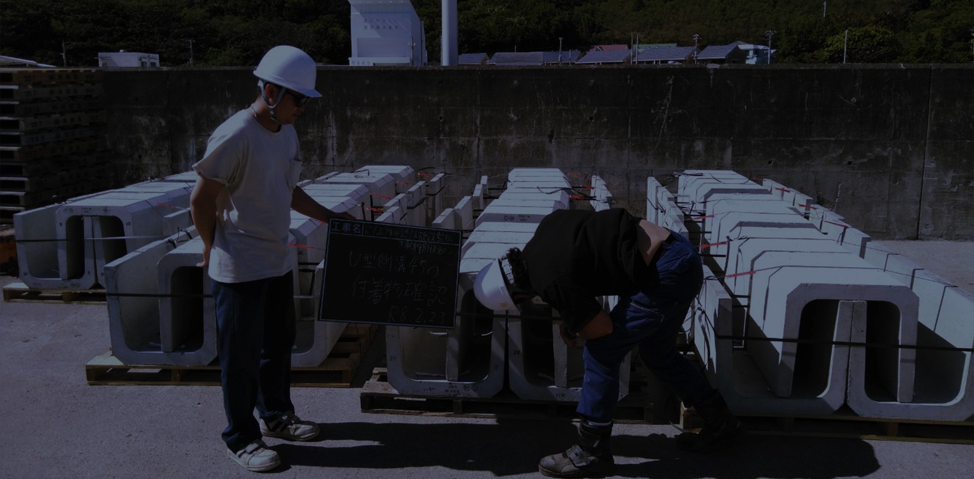 母島の暮らしを支える土木工事 東一興産 小笠原 自然豊かな島で、暮らしに欠かせない仕事を行っています